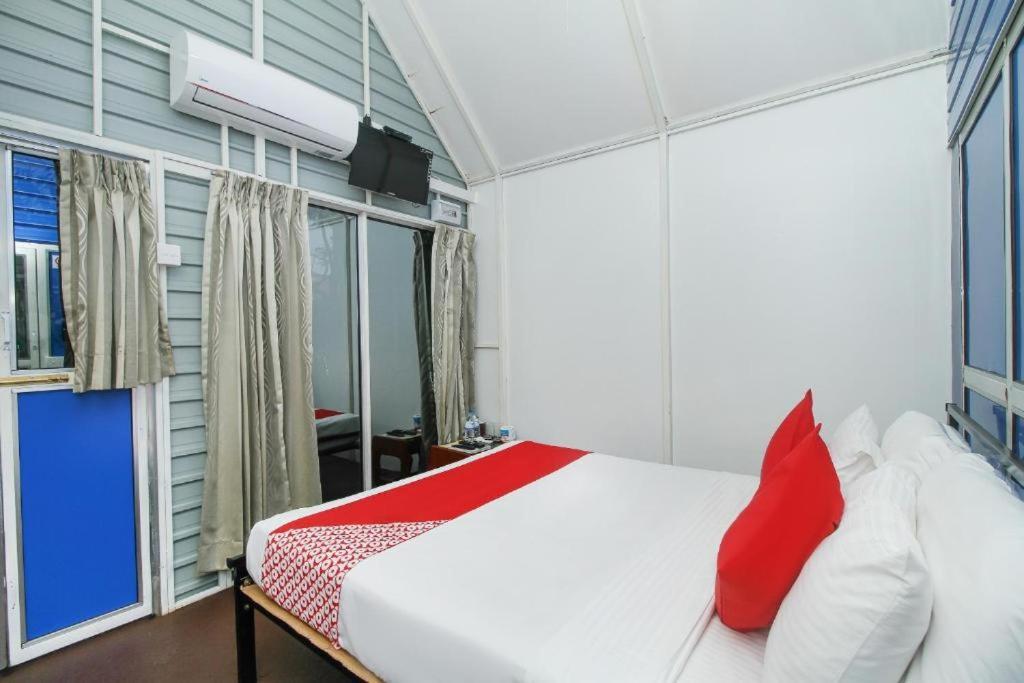 Katunayaka Airport A4 Transit Hub - Eco Chalets מראה חיצוני תמונה